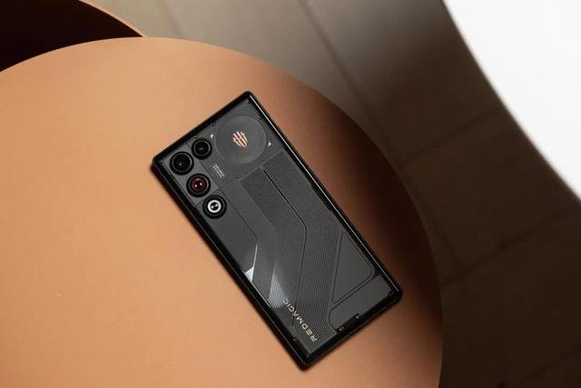 红魔11 Air评测：游戏手机的性能与续航平衡解析