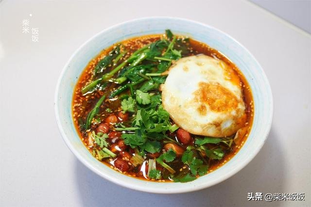 天冷不想做饭？这样煮一碗，暖身又开胃，比外卖还快