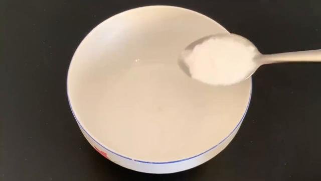 微波炉清洁小技巧，放一碗水轻松去油渍