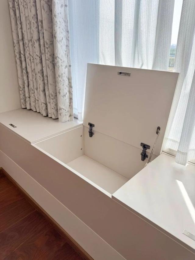 年轻人巧用边角空间，打造超实用收纳妙招